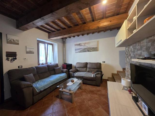 Casa indipendente in vendita a Collesalvetti LI