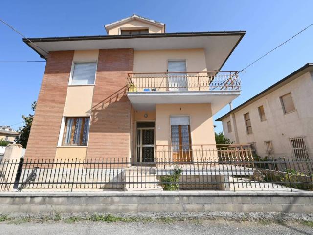 Casa indipendente in vendita a Colli del Tronto AP