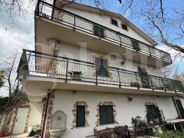 Casa indipendente in vendita a Colli sul Velino RI