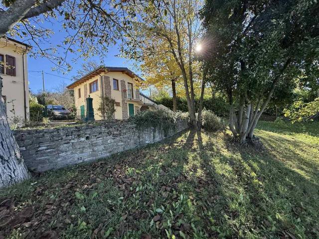 Casa indipendente in vendita a Colli Verdi
