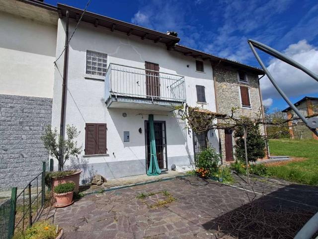 Casa indipendente in vendita a Colli Verdi PV