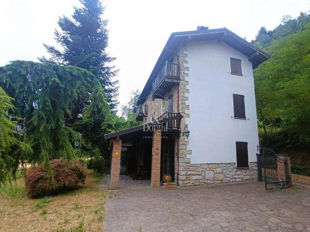 Casa indipendente in vendita a Colli Verdi PV