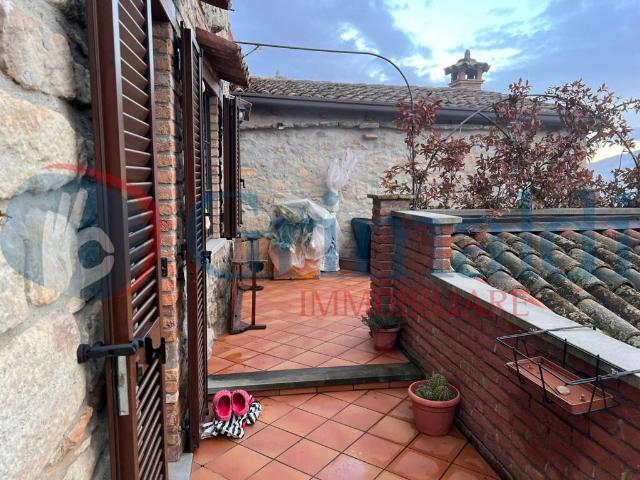 Casa indipendente in vendita a Colli Verdi PV