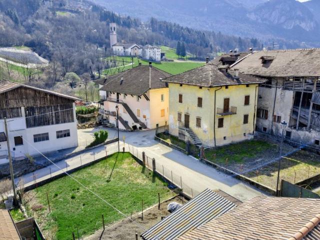 Casa indipendente in vendita a Comano Terme TN