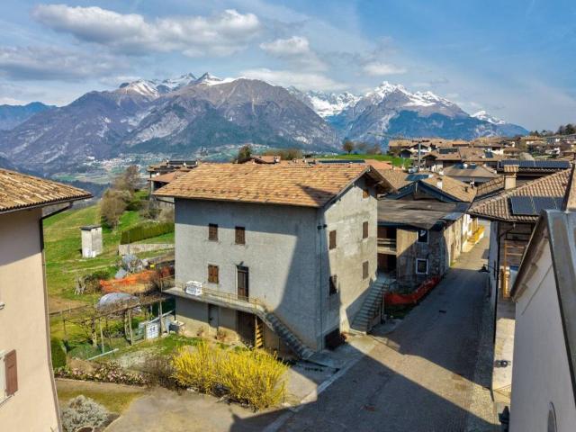 Casa indipendente in vendita a Comano Terme TN