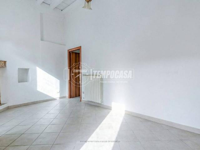 Casa indipendente in vendita a Comabbio VA