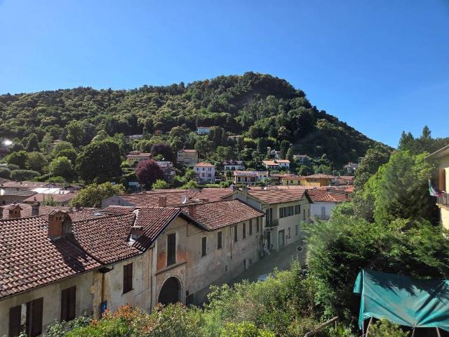 Casa indipendente in vendita a Comabbio VA