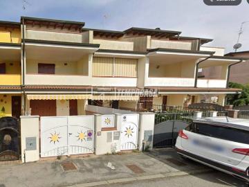 Villa Indipendente in vendita a Porto Garibaldi - Giardino