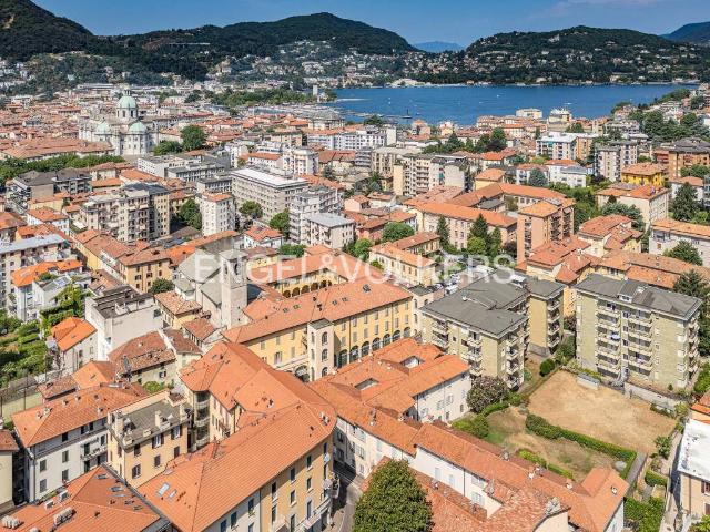 Casa indipendente in vendita a Como CO