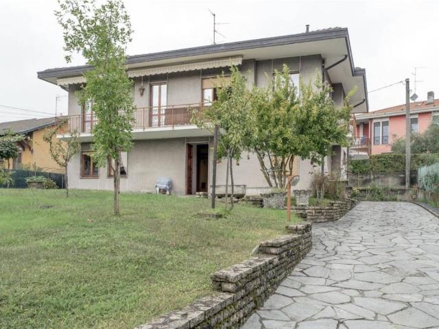 Casa indipendente in vendita a Como CO