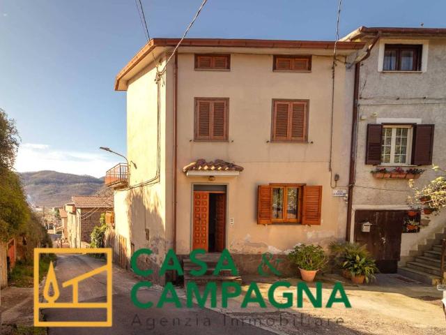 Casa indipendente in vendita a Conca della Campania CE
