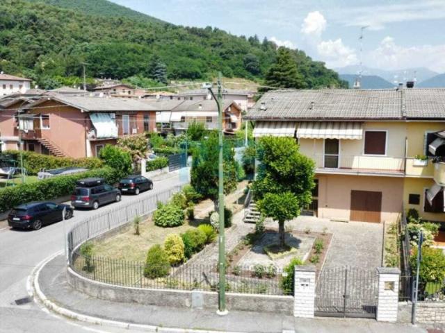 Casa indipendente in vendita a Concesio via Albera, 28