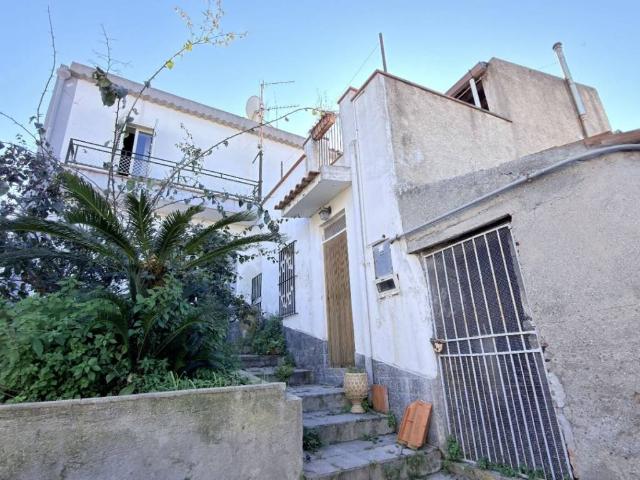 Casa indipendente in vendita a Condrò ME