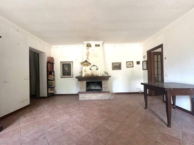 Casa indipendente in vendita a Configni RI