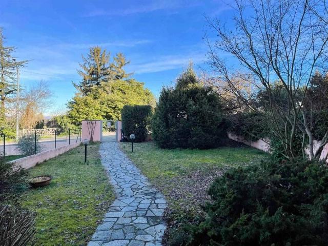 Casa indipendente in vendita a Coniolo AL