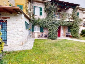 Casa indipendente in vendita a Contigliano RI