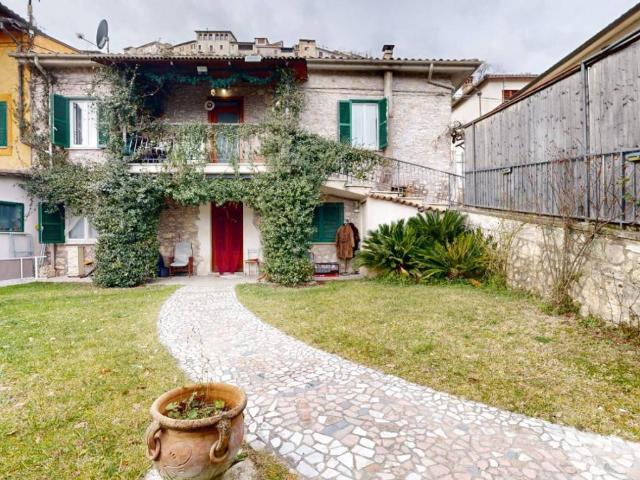 Casa indipendente in vendita a Contigliano RI