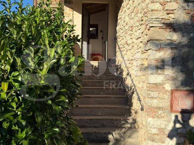 Casa indipendente in vendita a Contigliano RI