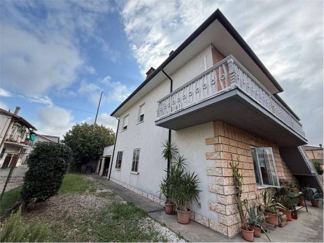 Casa indipendente in vendita a Copparo FE