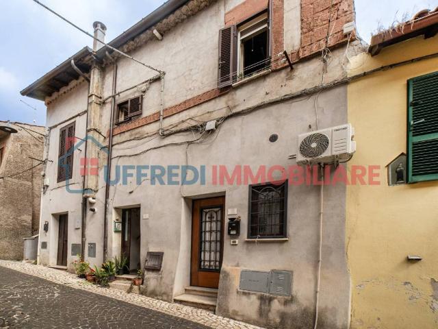 Casa indipendente in vendita a Cori LT