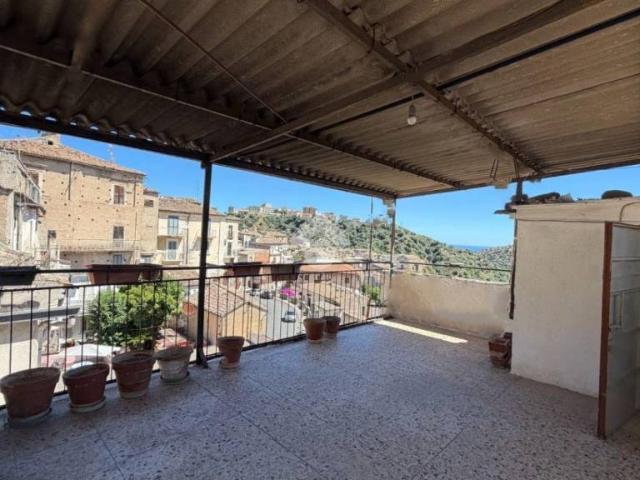 Casa indipendente in vendita a Corigliano Rossano via Longo, 47