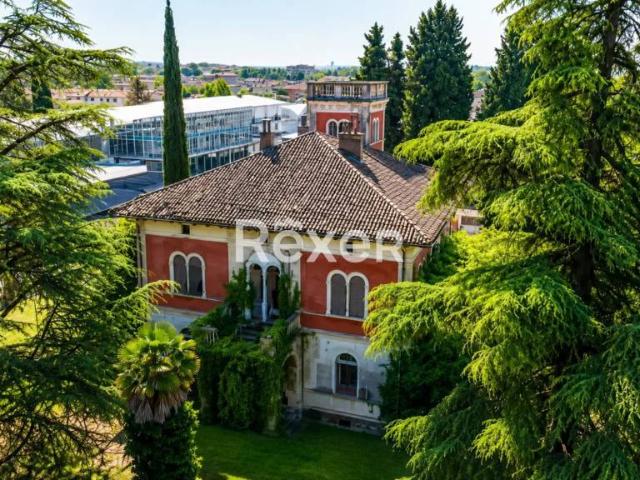 Casa indipendente in vendita a Cormons viale Venezia Giulia, 74