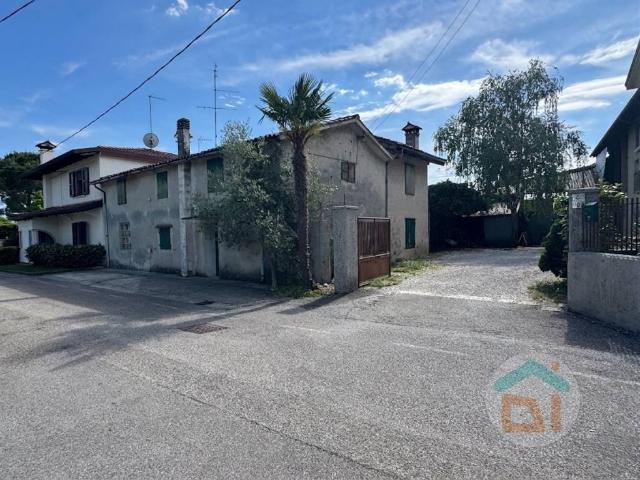 Casa indipendente in vendita a Corno di Rosazzo UD
