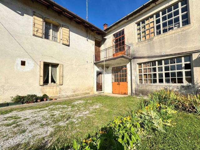 Casa indipendente in vendita a Corno di Rosazzo UD