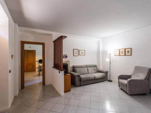 Casa indipendente in vendita a Cornate d'Adda MB