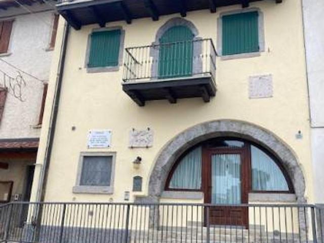 Casa indipendente in vendita a Cornalba BG