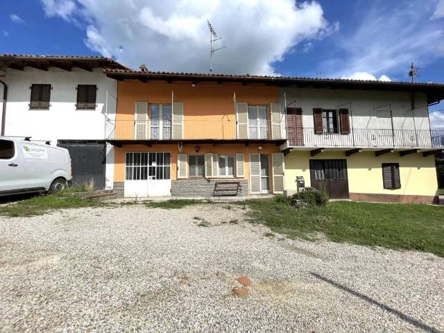 Casa indipendente in vendita a Corneliano d'Alba CN