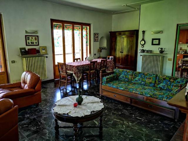 Casa indipendente in vendita a Corniglio PR