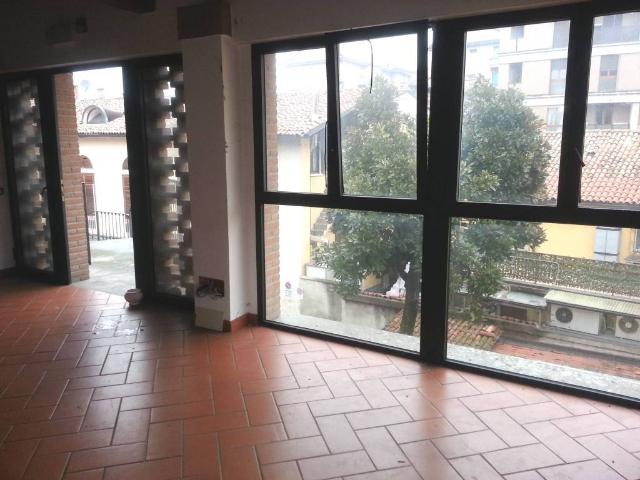 Casa indipendente in vendita a Corsico MI