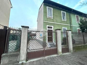 Casa indipendente in vendita a Corsico MI