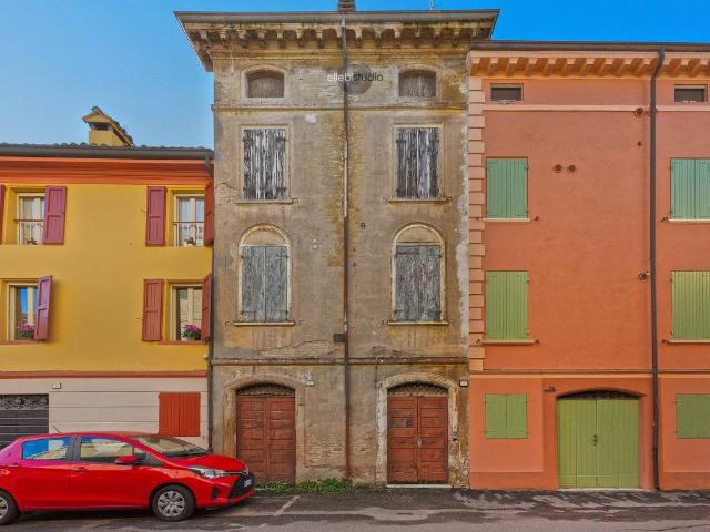 Casa indipendente in vendita a Correggio RE
