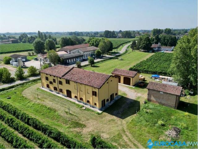 Casa indipendente in vendita a Correggio RE