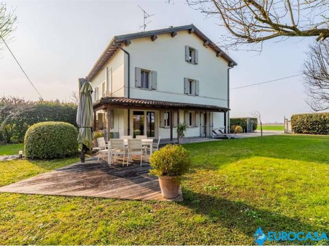 Casa indipendente in vendita a Correggio RE