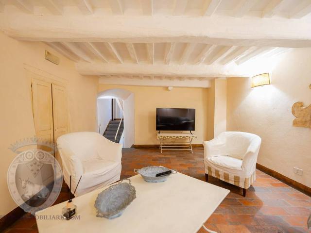 Casa indipendente in vendita a Cortona AR