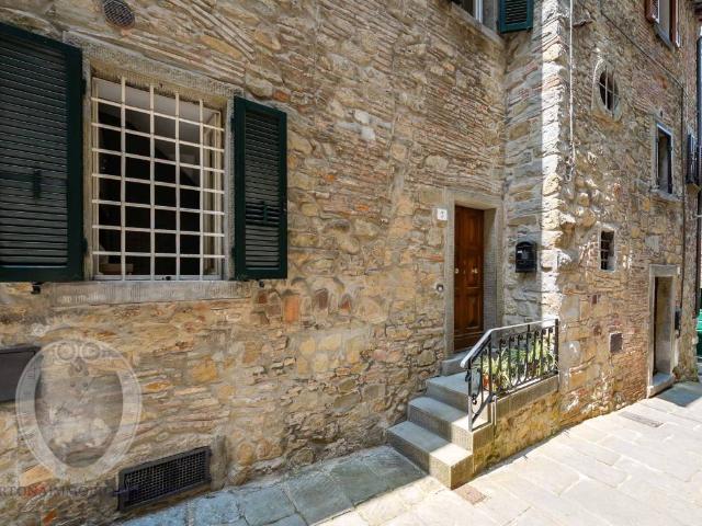Casa indipendente in vendita a Cortona AR
