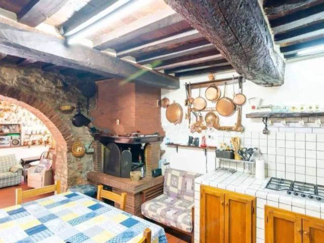 Casa indipendente in vendita a Cortona AR