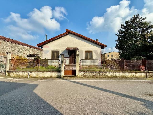 Casa indipendente in vendita a Corte de' Frati CR