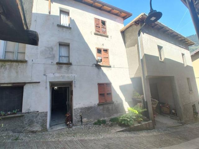 Casa indipendente in vendita a Corteno Golgi BS