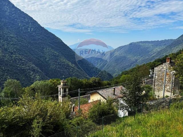 Casa indipendente in vendita a Cossogno VB
