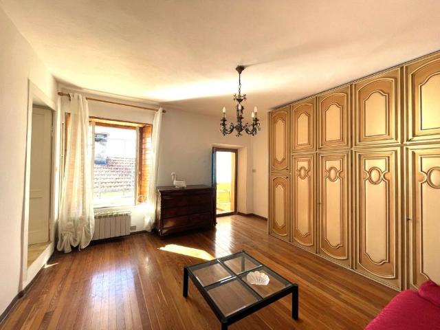 Casa indipendente in vendita a Cossogno VB
