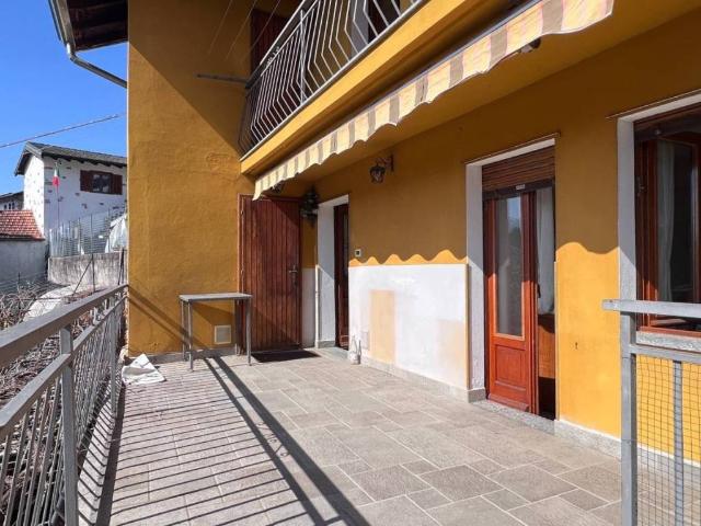 Casa indipendente in vendita a Cossogno VB