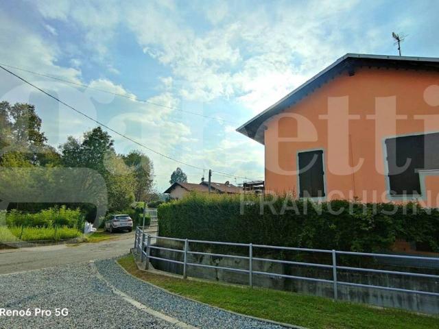 Casa indipendente in vendita a Cossato BI
