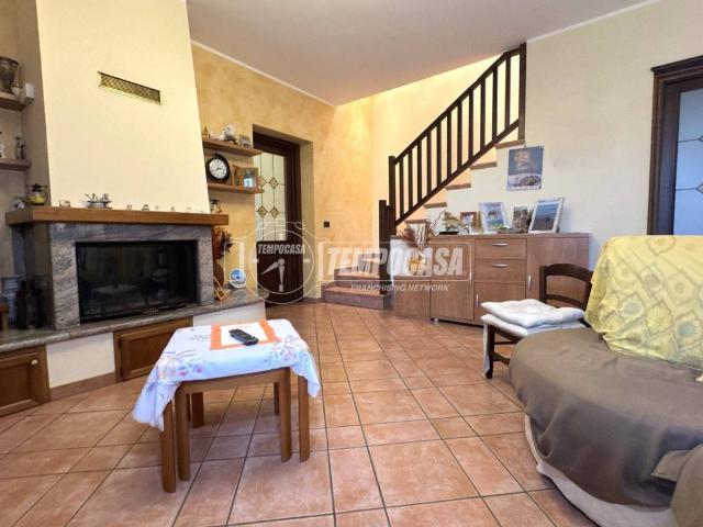 Casa indipendente in vendita a Cossato BI