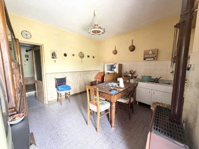 Casa indipendente in vendita a Cossato BI