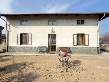 Casa indipendente in vendita a Cossato BI