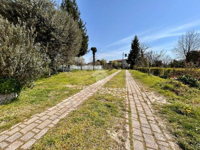 Casa indipendente in vendita a Costa di Rovigo RO